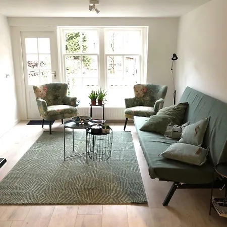 Luxe Toplocatie! Monument Hartje Centrum Dordrecht, 2 Badkamers, 2 Keukens, Tuintje *