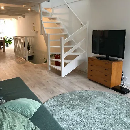 Luxe Toplocatie! Monument Hartje Centrum Dordrecht, 2 Badkamers, 2 Keukens, Tuintje Lejlighed