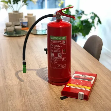 Luxe Toplocatie! Monument Hartje Centrum Dordrecht, 2 Badkamers, 2 Keukens, Tuintje Dordrecht