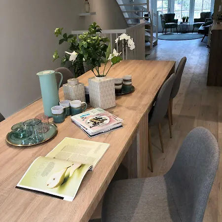 Luxe Toplocatie! Monument Hartje Centrum Dordrecht, 2 Badkamers, 2 Keukens, Tuintje