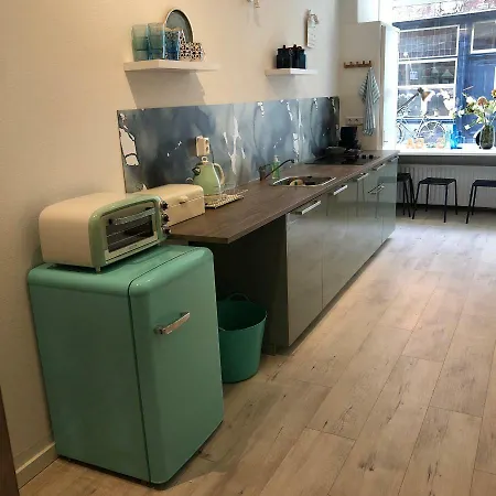 Apartment Luxe Toplocatie! Monument Hartje Centrum Dordrecht, 2 Badkamers, 2 Keukens, Tuintje *