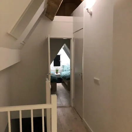 Luxe Toplocatie! Monument Hartje Centrum Dordrecht, 2 Badkamers, 2 Keukens, Tuintje Lejlighed