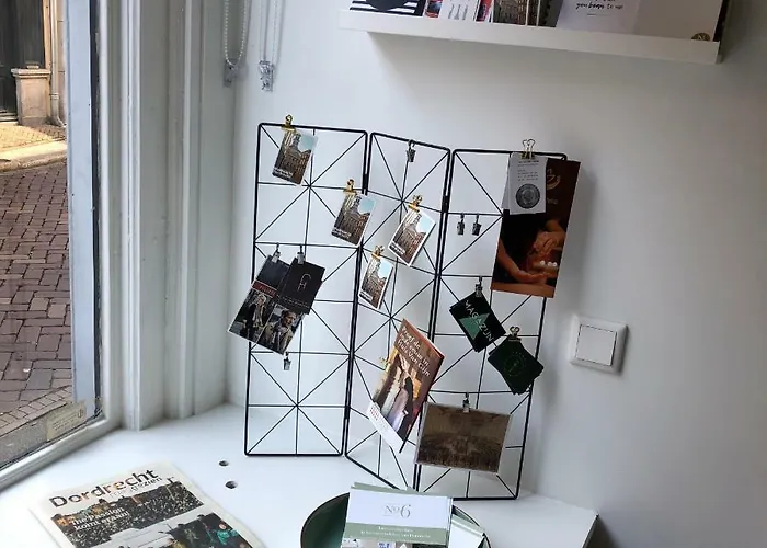 Apartamento Luxe Toplocatie! Monument Hartje Centrum Dordrecht, 2 Badkamers, 2 Keukens, Tuintje *