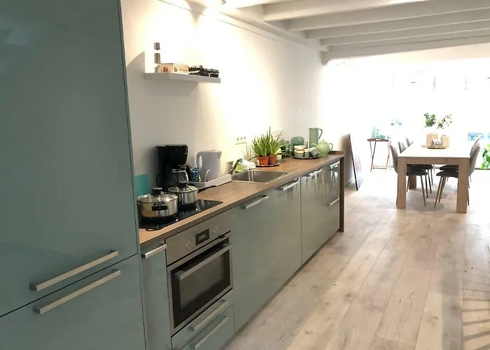 Luxe Toplocatie! Monument Hartje Centrum Dordrecht, 2 Badkamers, 2 Keukens, Tuintje Апартаменты Дордрехт