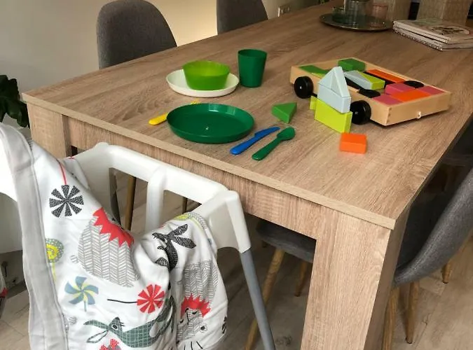 Luxe Toplocatie! Monument Hartje Centrum Dordrecht, 2 Badkamers, 2 Keukens, Tuintje * Дордрехт