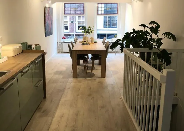 Appartement Luxe Toplocatie! Monument Hartje Centrum Dordrecht, 2 Badkamers, 2 Keukens, Tuintje