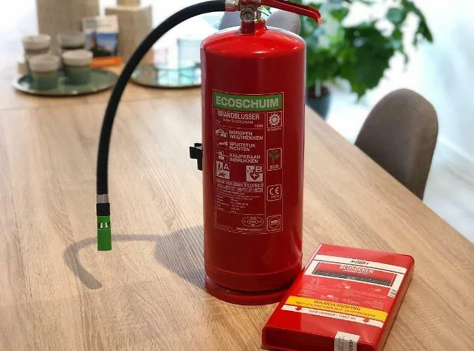 Luxe Toplocatie! Monument Hartje Centrum Dordrecht, 2 Badkamers, 2 Keukens, Tuintje Дордрехт