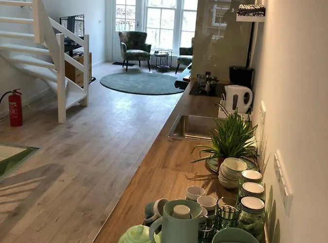 Luxe Toplocatie! Monument Hartje Centrum Dordrecht, 2 Badkamers, 2 Keukens, Tuintje * Ντόρντρεχτ